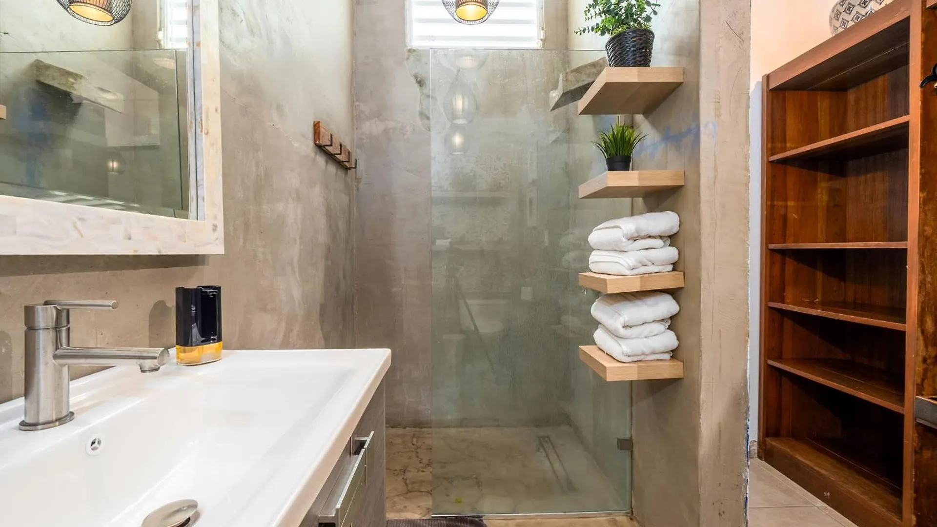 24 Atlantic Place By Stay With Bear San Juan